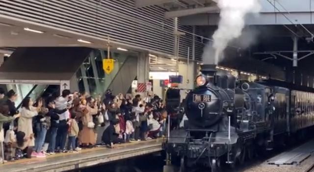 无限列车|《鬼灭之刃》票房成功超越《你的名字》,预计本周超二追三