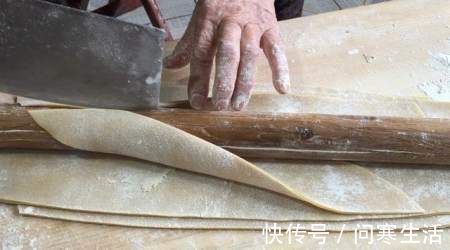 美食|家中有面粉和鸡蛋,一定要学做这美食,儿子三天两头点名要,真香