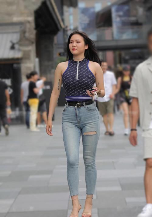 女孩们 表姐这样还能嫁出去吗来个男的就能带走,大家快来报名