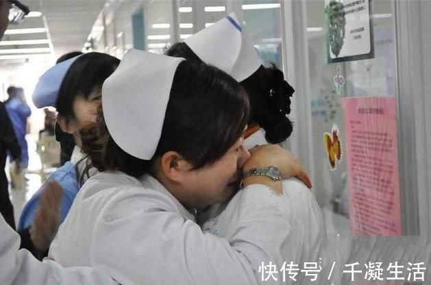 妈妈|宝宝出生后笑得灿烂,护士反手扇一巴掌,妈妈得知原因急忙道谢