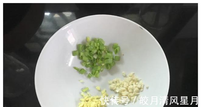 发菜谱|比老干妈还好吃的拌酱,做法简单,咸香有味,看着就流口水!