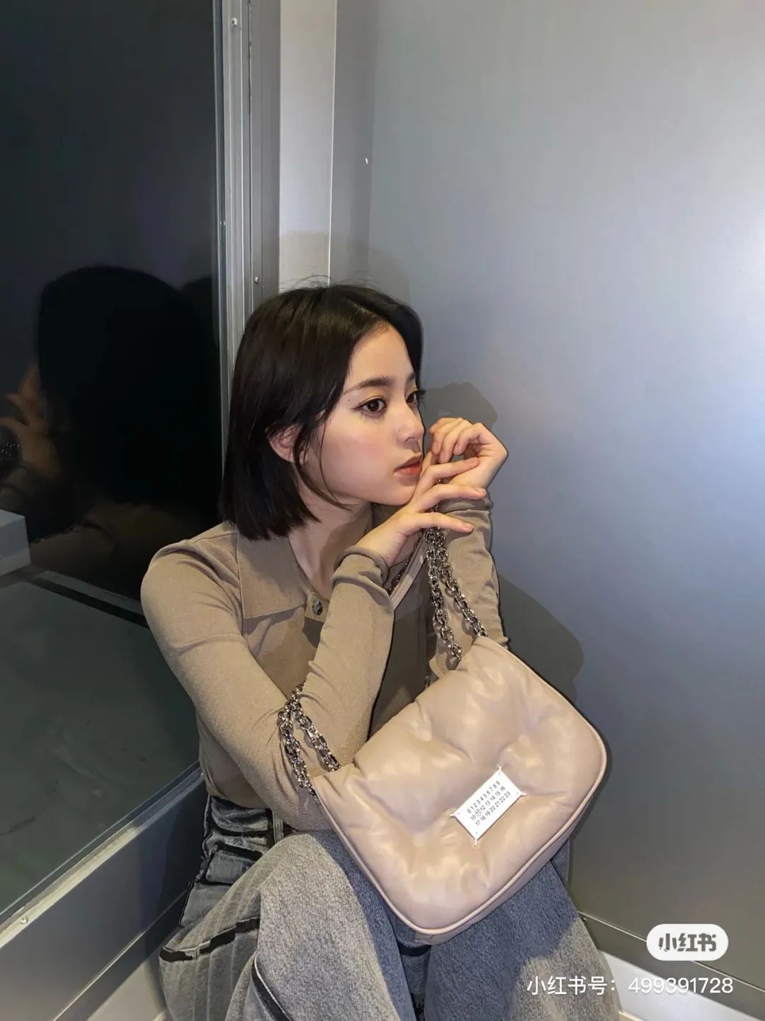 m 剪了短发的娜比，背啥我买啥