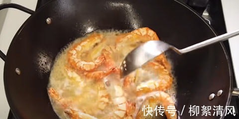 传统鲁菜油焖大虾怎么做,色泽鲜亮做法简单,美味又营养!
