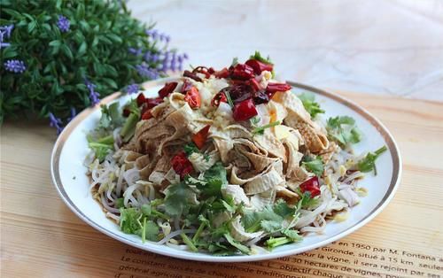 东北家常菜油淋干豆腐，教你这样做，劲道嫩滑，比肉菜还受欢迎