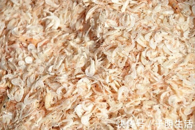 泥鳅|中老年人注意:虾壳、骨头汤不补钙,想补钙多吃这6种食物
