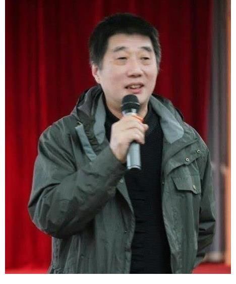 原来陈赫的亲戚都是演艺圈的“大咖”,表舅是大导演,亲舅更厉害