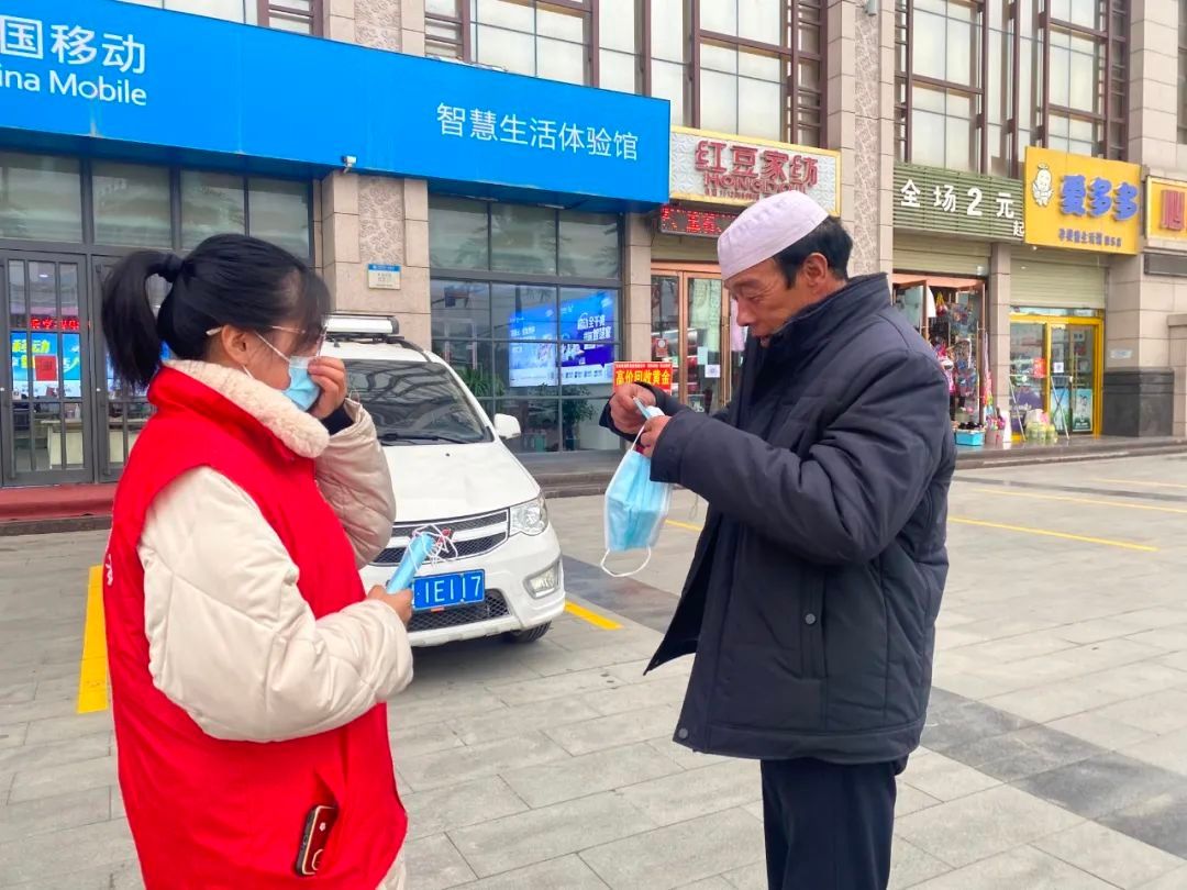 青年|青春“志愿红”，点亮战“疫”心｜临夏青年志愿者积极助力疫情防控工作