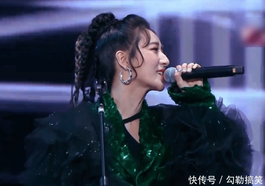 发型|薇娅和二手玫瑰合唱,全程无法认真听歌,都关注梁龙老师的发型了