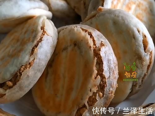 电饼铛|冬季试试这小吃,外皮酥香掉渣,内里多层料足,咬一口满嘴香