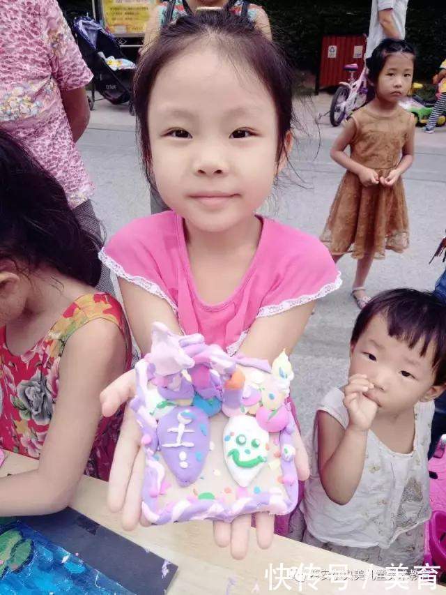 小央|小央美美术教育:DIY小手工,孩子们制作着各自奇思妙想的脸谱