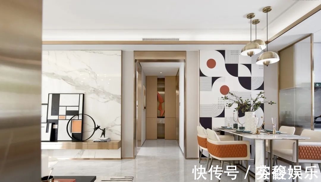 端庄|130㎡现代轻奢,大理石与金属质感,加上橙色的软装,华丽高档