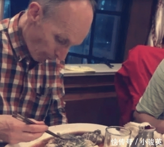 难怪|老外吐槽中餐好吃,就是吃不饱,看到他们的吃法,网友哭笑难怪