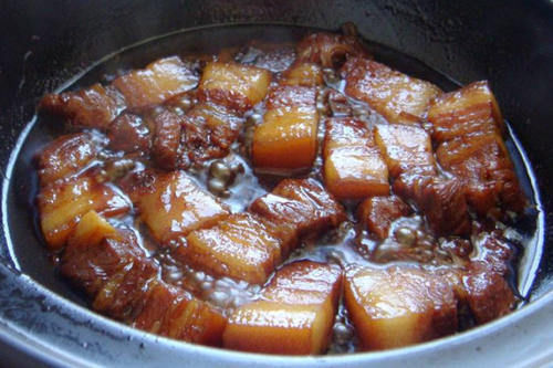 做红烧肉，收汁时油很重？厨师告诉我，有一步做错了，看着都腻