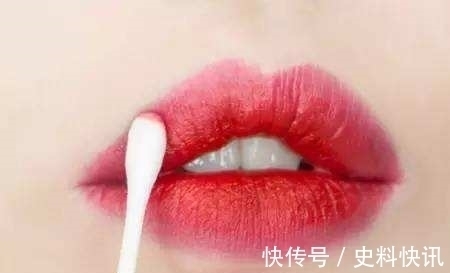 口红 女人涂口红掌握这几点，能让你的口红上色更均匀，气质更迷人！