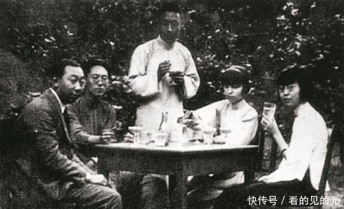 她给了女儿惊世的才情和美貌,为何女儿却恨透了她!