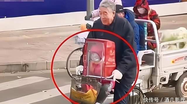 为防孙女吹风感冒，给自行车装上“全景天窗”，别人家的爷爷火了