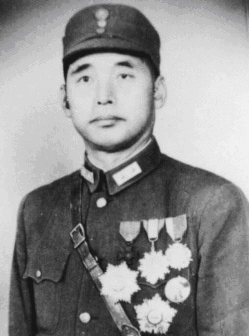 班长|500大刀队勇士出发前,班长突然跪在了军长宋哲元面前