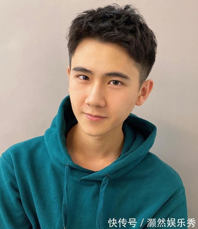 头发 男生“两边光”发型阳光帅气,2021剪这五款造型,清爽有魅力