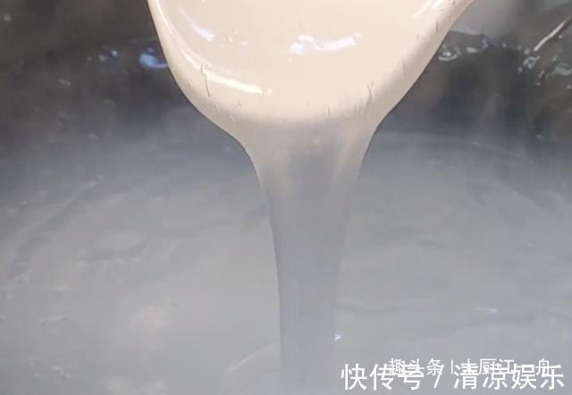 原来凉粉的做法这么简单，只要掌握好比例与做法，新手也能学会