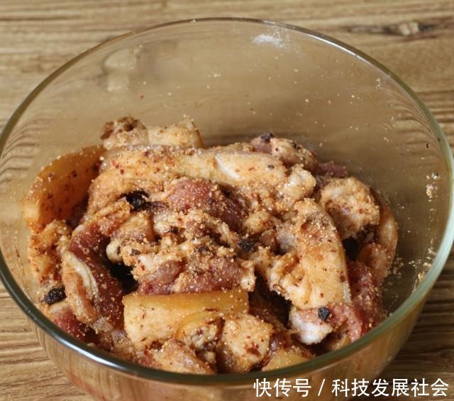 粉蒸肉,入口即化,简直不要太香……