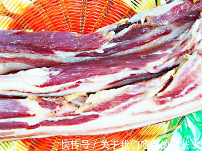 腌腊肉，1斤肉放多少盐？牢记一个比例，咸香浓郁，放1年不霉不臭