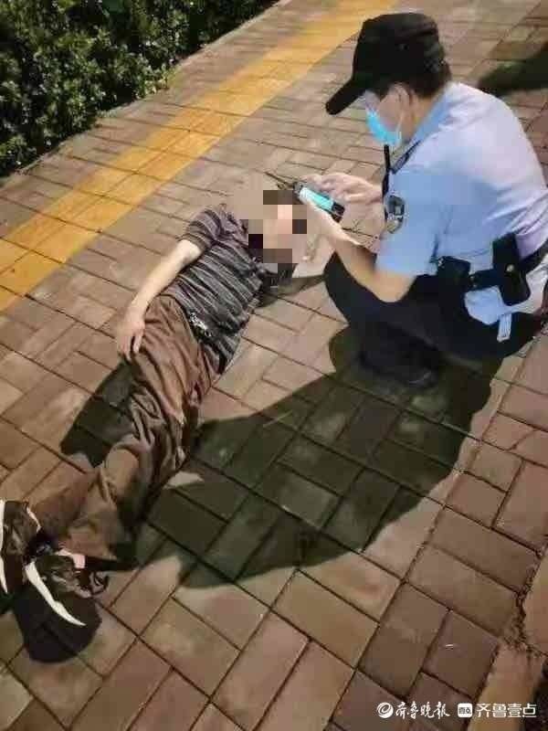 巡特警大队|男子醉酒后摔伤在路边，市中民警及时救助送其回家