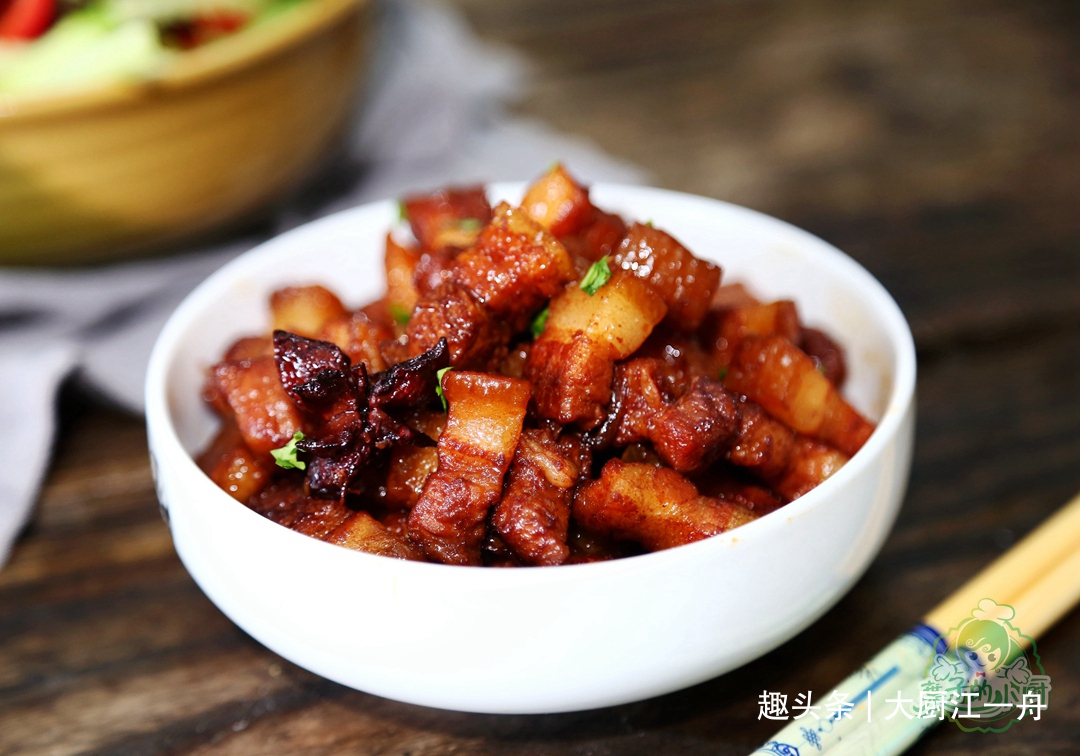 红烧肉其实不用炒糖色，教你快餐店做法，软烂入味，吃着还不腻