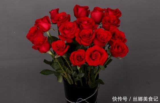 夏季养花不如养一盆“精品玫瑰”卡罗拉,花色红艳似火,热情奔放