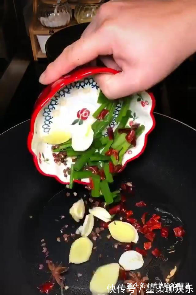 解毒|鸭香扑鼻,口感鲜嫩,补血解毒,不可多得的美味之家常鸭血!