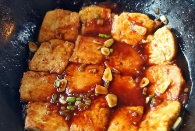 小窍门|家常豆腐的做法,教你小窍门,豆腐金黄不碎还入味,没有肉也好吃