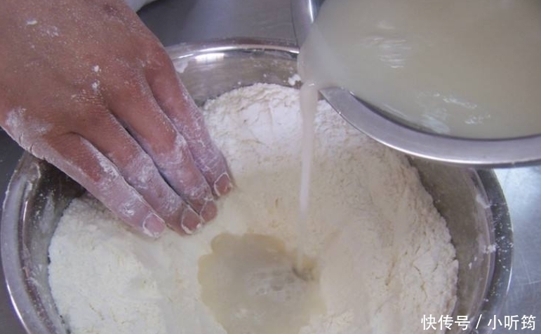 我蒸了12年馒头，第一次学会这样发面，冬天10分钟发好，想学吗