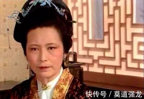薛姨妈!为什么薛蟠,薛宝钗管薛姨妈喊妈妈,贾宝玉却不喊王夫人妈妈?