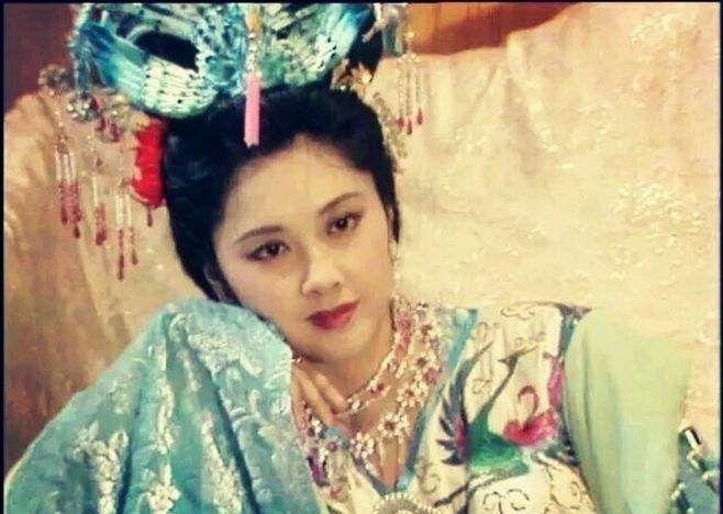 中国曾有个地方,女人地位很尊贵,说:富贵女人都有男性侍卫