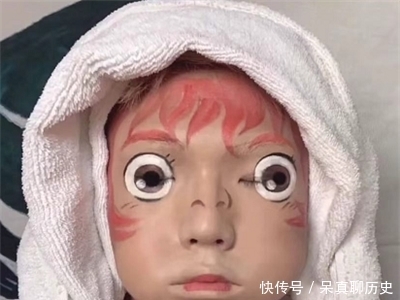 小哥哥仿妆“波妞”走红，开头：来看看笑话，最后：有两个鼻子？