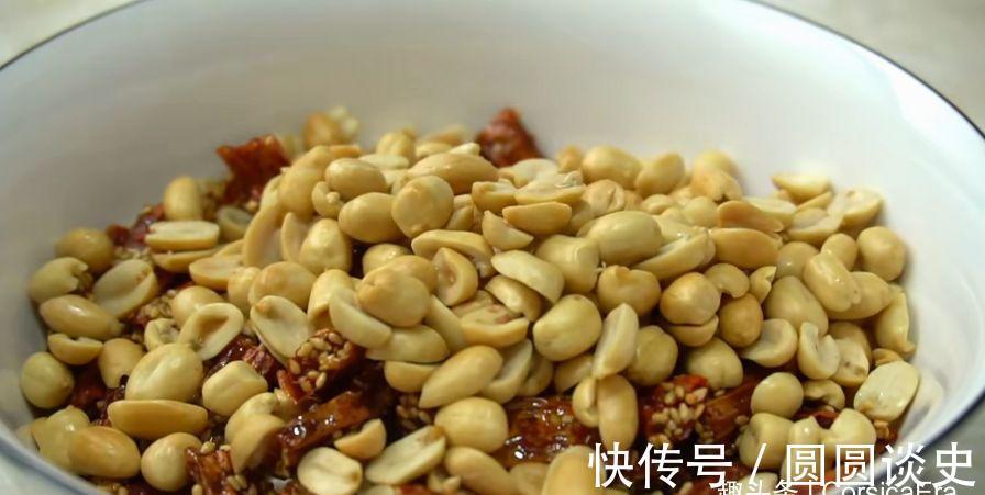 超市15元一斤的辣椒酥，教你在家做，能当零食能下酒，又香又脆