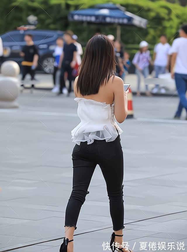 鞋子|简约的黑白配很容易穿出沉闷感，但是鞋子选对了就不会出现这情况