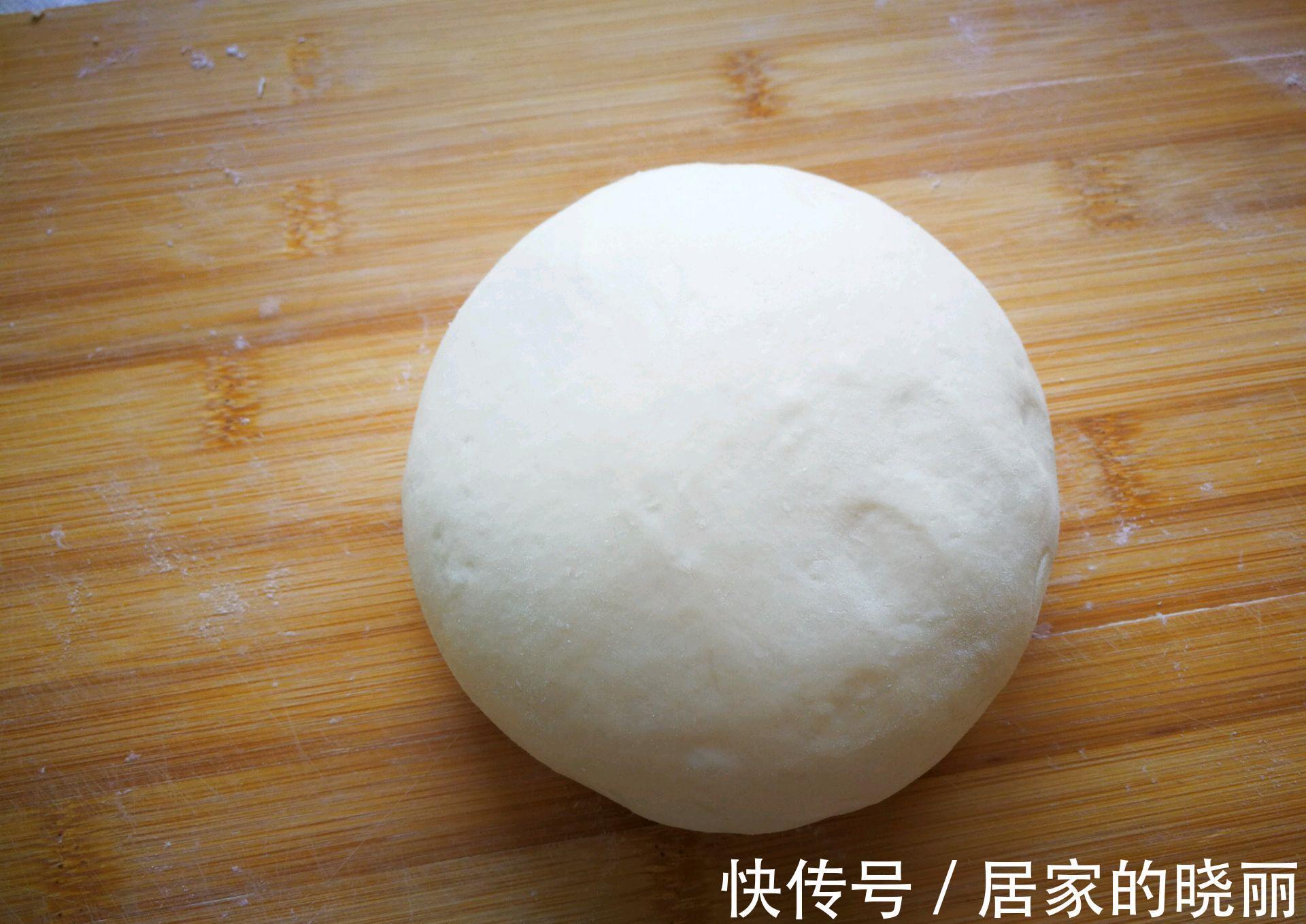 发酵|做一锅热气腾腾的芹菜猪肉包,皮薄馅大,做一次能吃3天