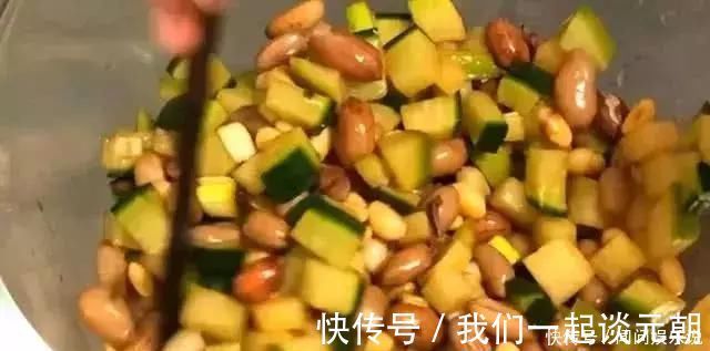 萝卜别再熟着吃了，和花生米一起这样做，比吃肉还香，做法很简单