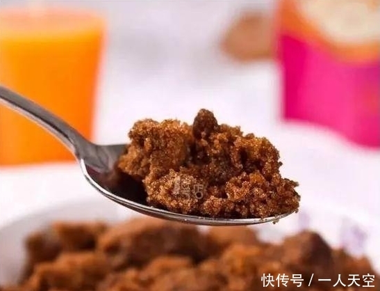 常喝的它,大娘用来敷脸。20天祛斑比女儿还年轻