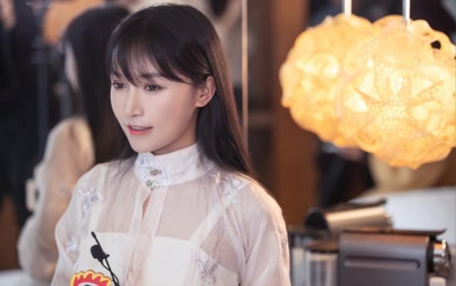 李子柒获评微博年度热点人物,让人看到生活另一种原生态的美好