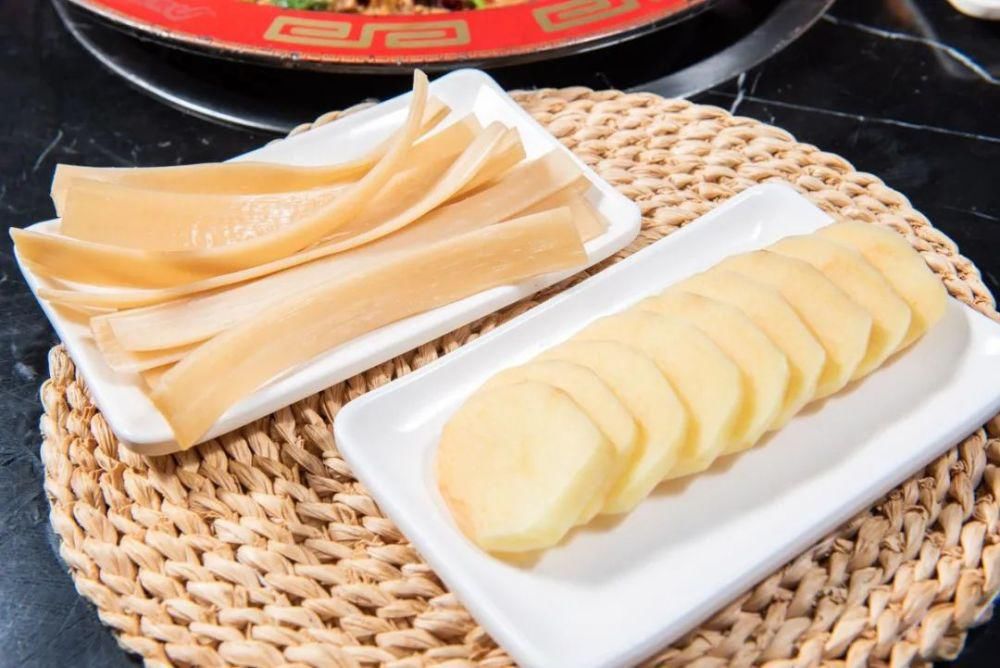 火锅|人均居然30+!红桥这家肥肠鸡火锅,吃出“黑科技”!吃到扶墙出~