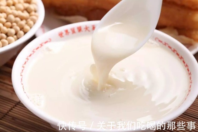自制|自制豆浆,豆子泡后别直接打,先做1步,豆浆细腻无渣,香浓顺滑