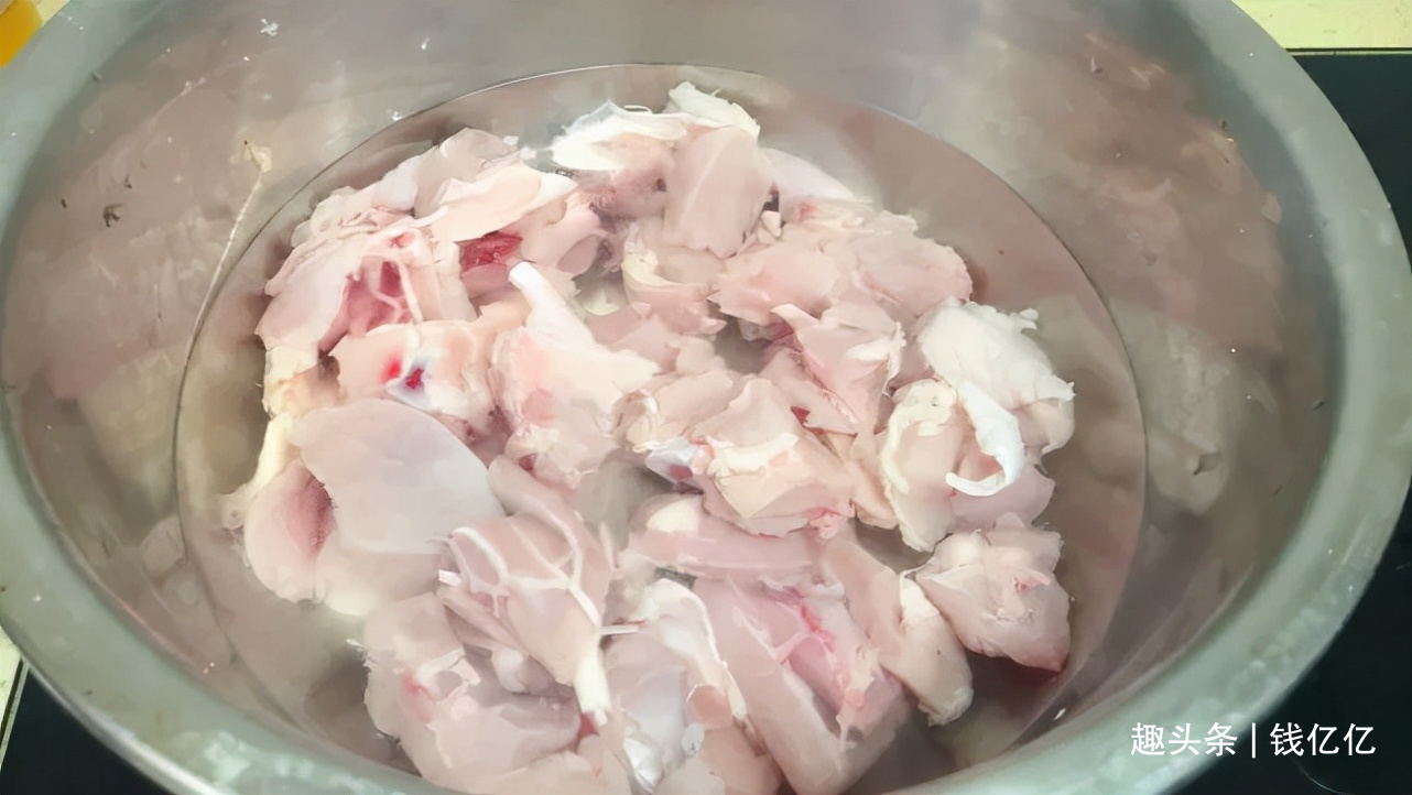 秋冬季节介绍一道好吃不腻又美味下饭,做法还简单的家常菜!