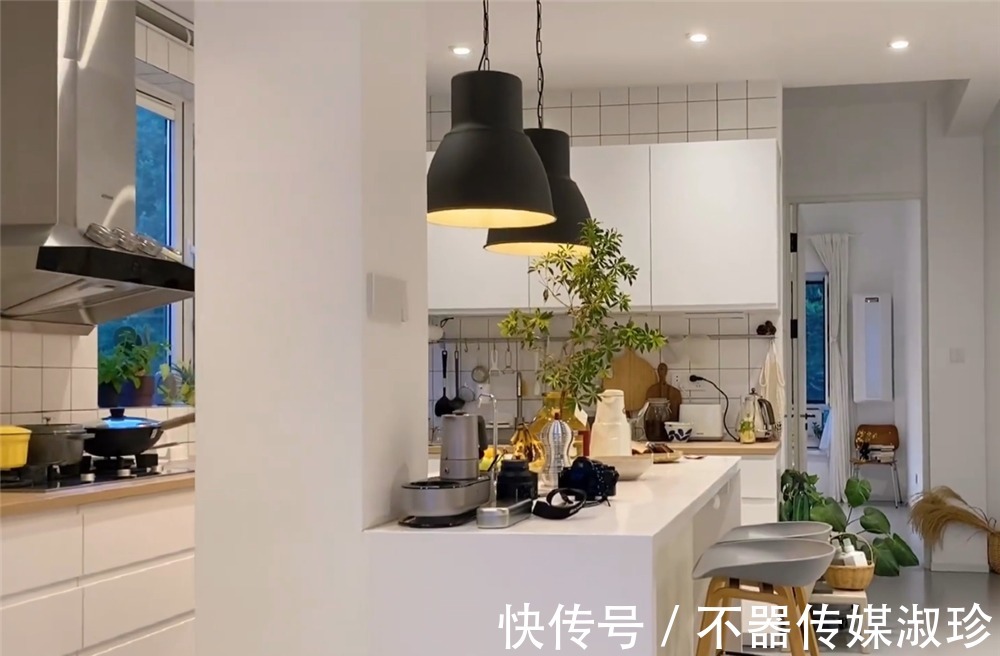 景色|青岛女生的山间住宅,窗外四季景色如画,网友:太羡慕了!