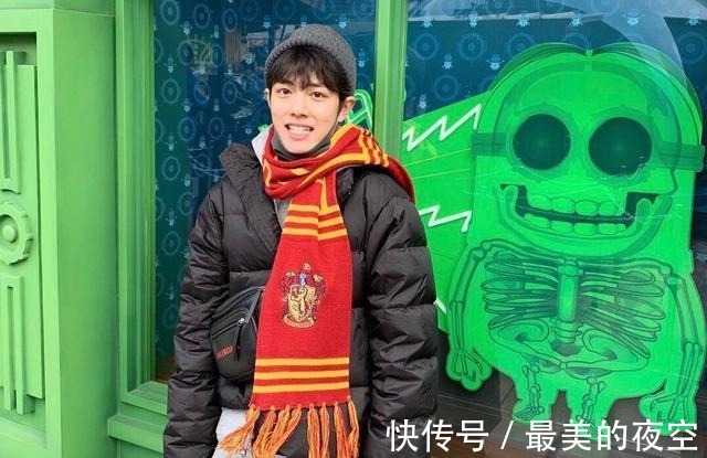 經典詠流傳|肖戰過年期間7個節目各大衛視連播,京劇搖滾現場作畫,無所不能