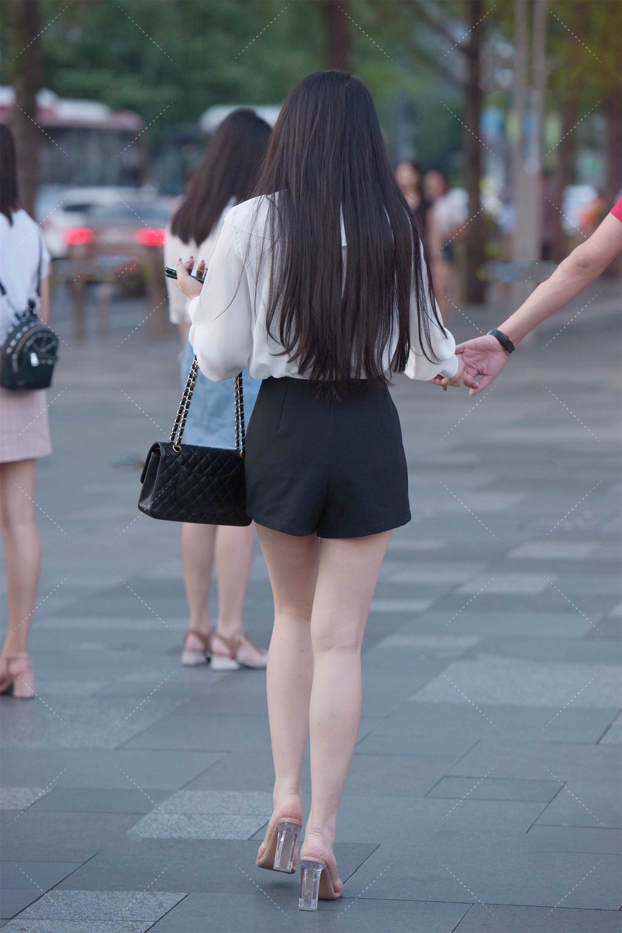 整体感|整体感十足衣服, 穿起来很省事儿, 黑白配色的套装, 经典又时尚