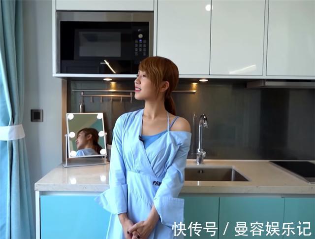 香港90后姑娘挤在8㎡小家,空间能省则省,蜗居生活虽逼仄却乐观