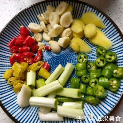 下饭|#巨下饭的家常菜#爆炒鸡杂香辣入味开胃下饭