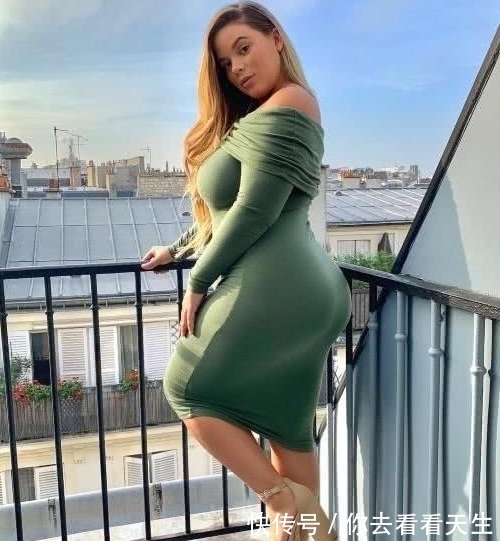 时尚杂志|她身高158体重160,敦实厚重,网友:肥而不腻,境界颇深