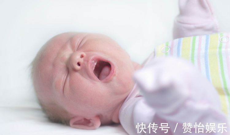 尿布|宝宝为何夜晚会啼哭?父母早了解清楚原因,宝宝少受罪妈妈少担心